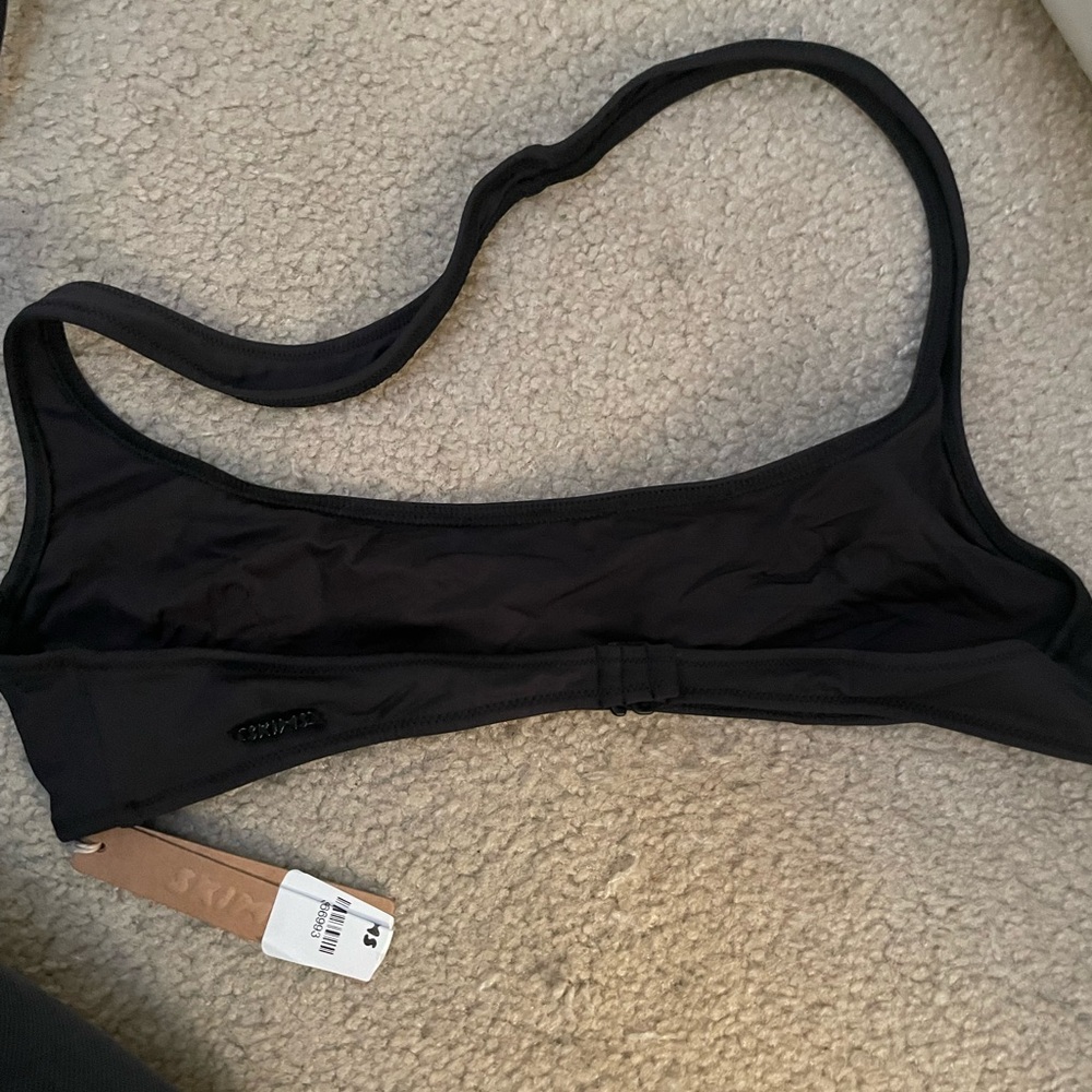 Skims signature Halter scoop bikini top - Picture 7 of 7